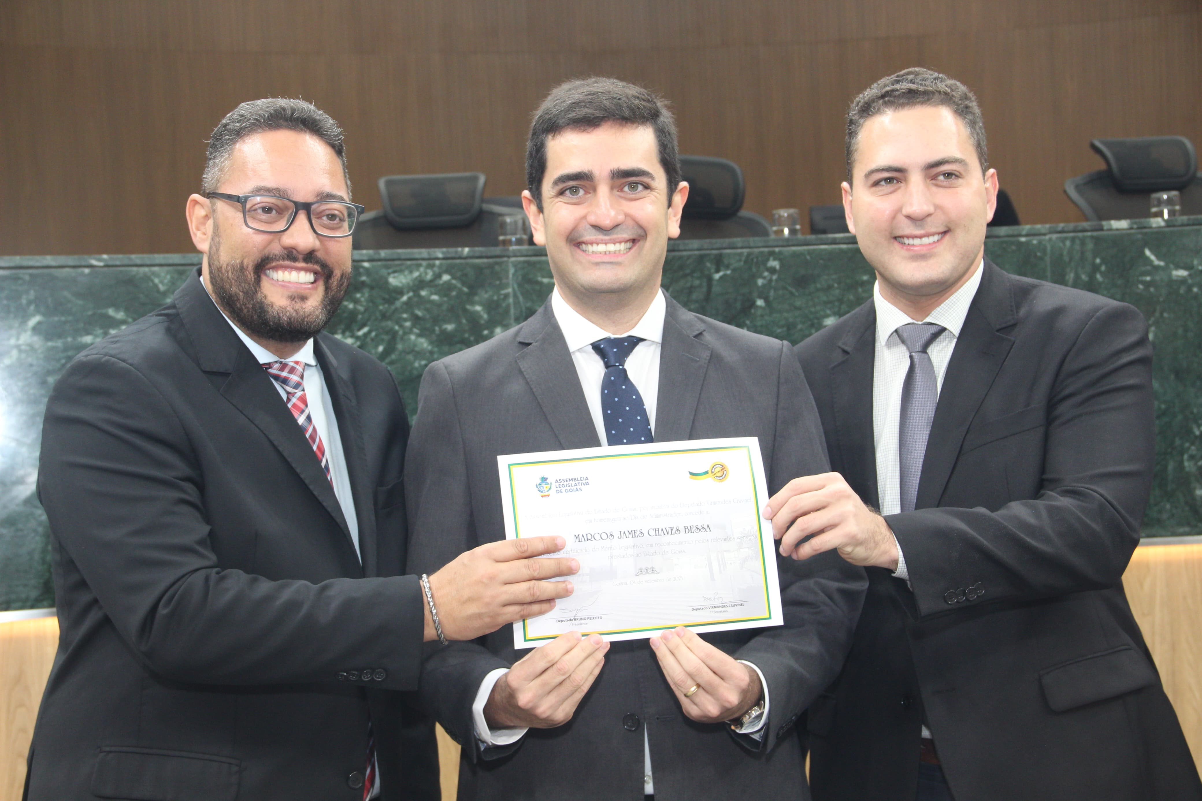 Conselheiro Marcos James Recebe Honraria de Mérito Legislativo em Goiás